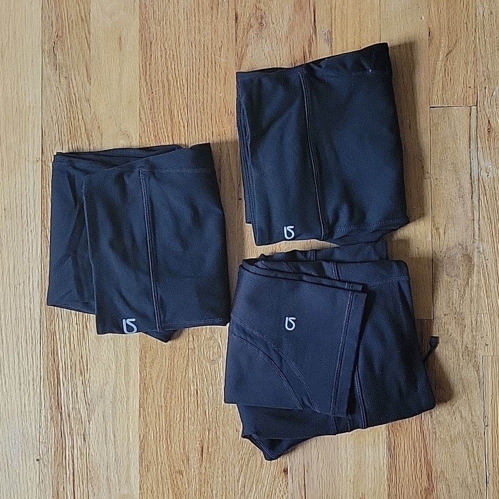 3 Pairs of GapFit Capris